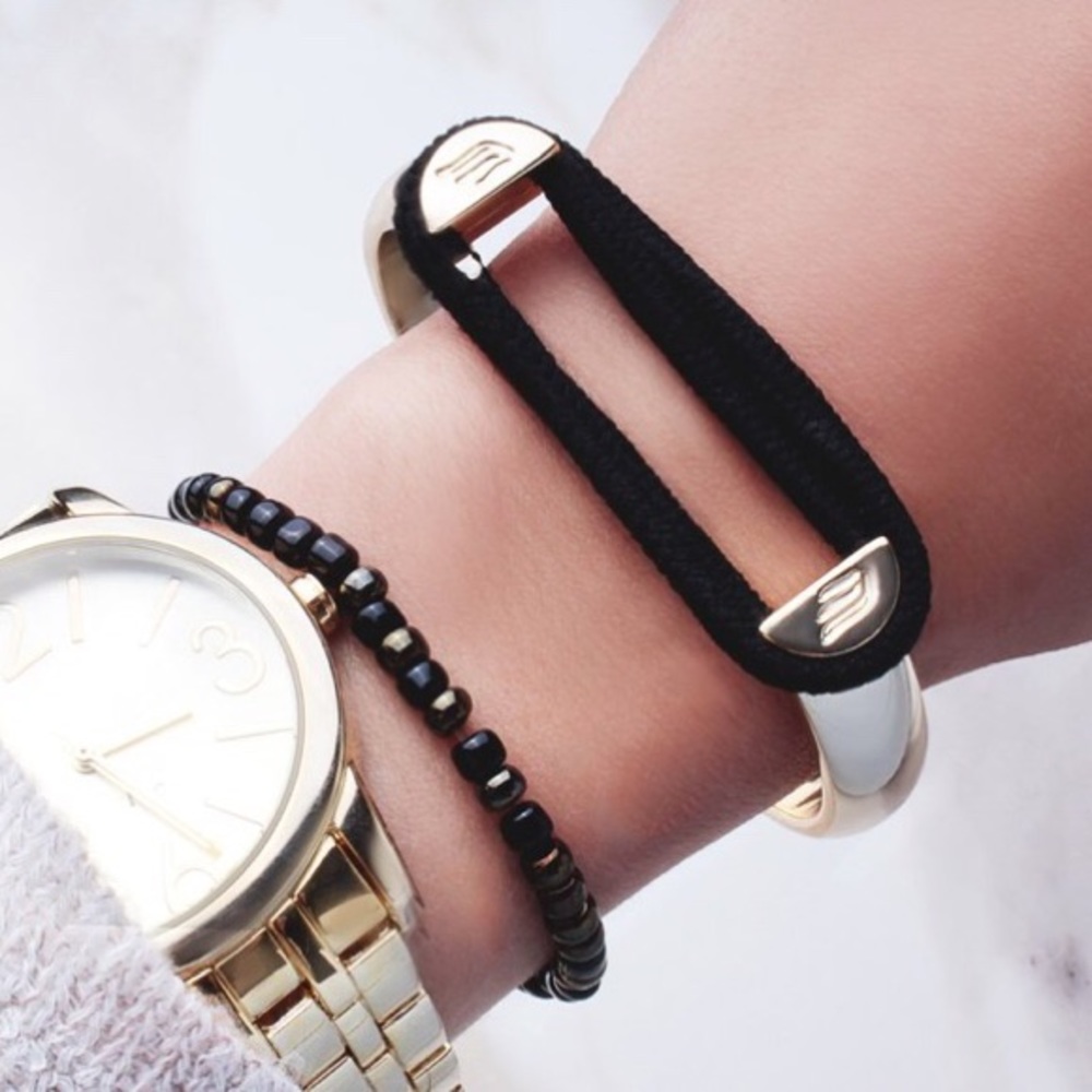 ♦️FINAL♦️HAIR TIE HOLDER & WRIST CUFF IN GOLD - Picture 3 of 5